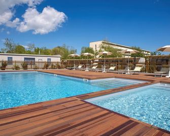 Hotiday Milano Marittima Pineta - Milano Marittima - Pool