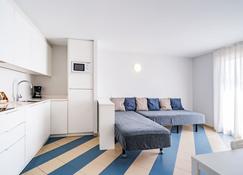 Apartamentos Sunway Amapola - Sitges - Ruang tamu