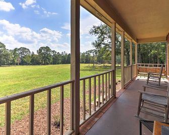 Private Pool & Deck: Quiet Countryside Escape - Hamilton - Balcony