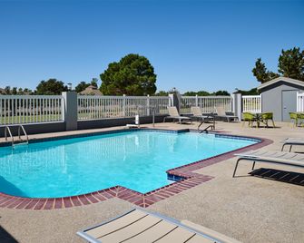 Hampton Inn Odessa - Odessa - Pileta