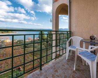 Apartment Sibenik With Sea View Ii - Raslina - Balkon