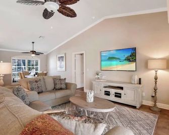 4br Beach House Pool & Jacuzzi Beach Access - Marco Island - Sala de estar