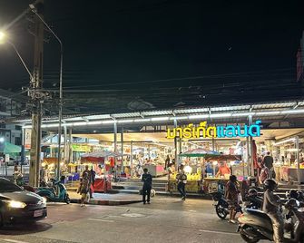Nopphadon Hotel - Racha Thewa