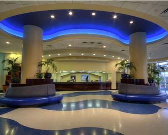 Beautiful 3BD/2Bath Daytona Suite - Pools, Lazy River, Bar, Slides - Daytona Beach - Lobby
