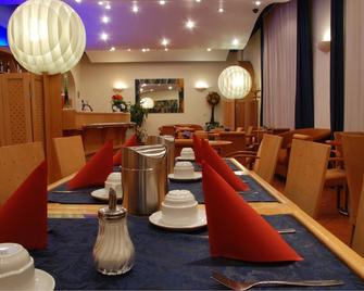 إييا هوتل توسكا - براغ - مطعم