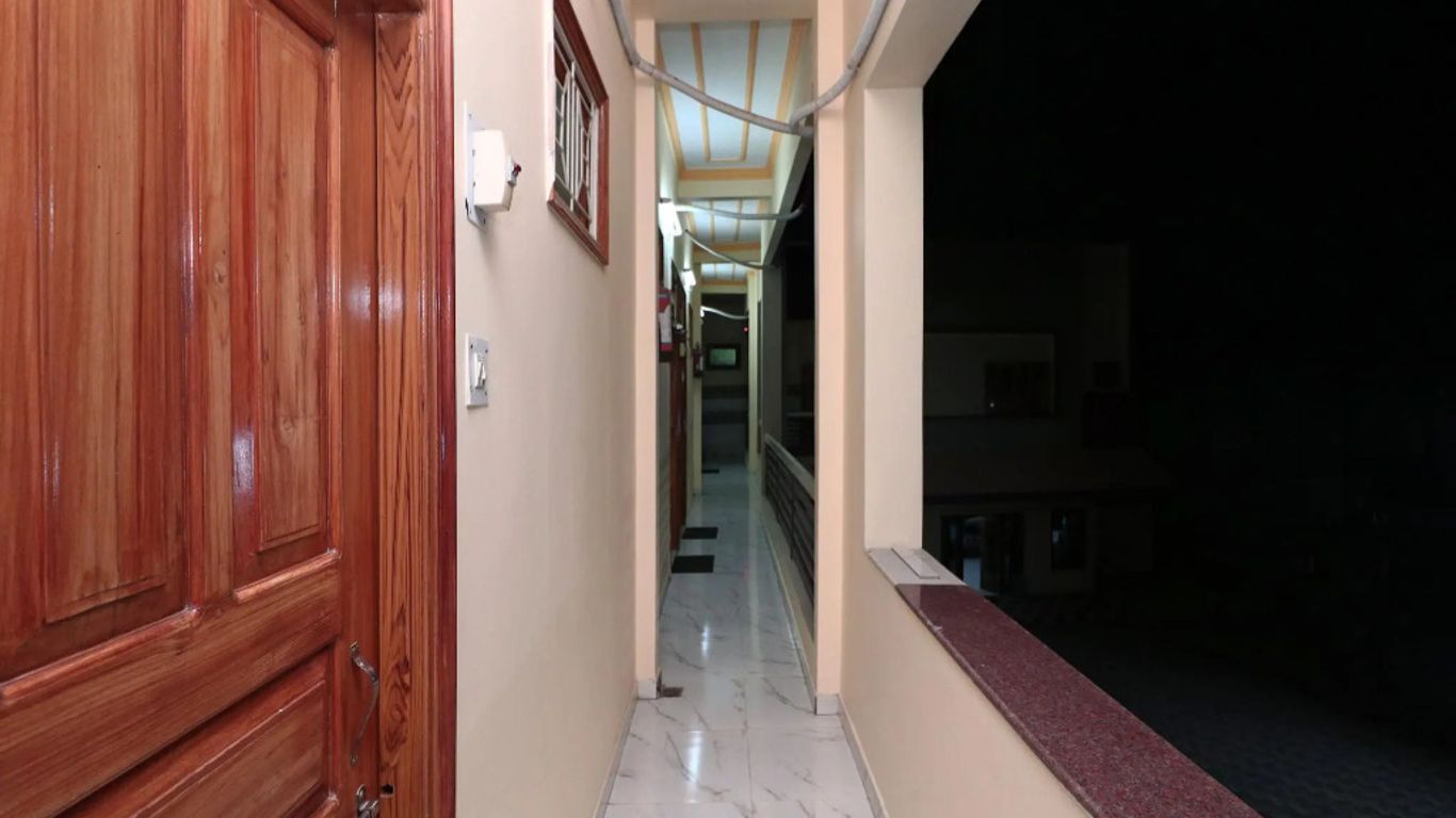 Hotel O Chaitdeep Palace Lawn and Guest House