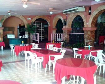 Hotel Oasis - San Germán - Restaurante