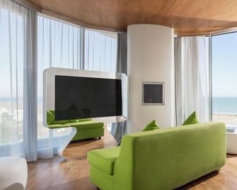 i-Suite Hotel - רימיני