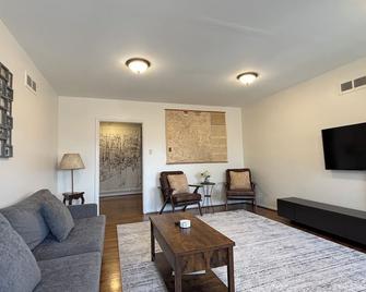 City Experience in the Heart of Downtown Berkley - Berkley - Sala de estar