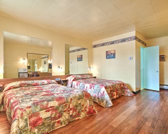 Motel R-100 - Brossard