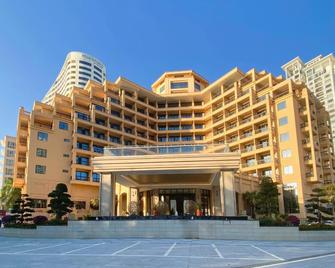Sanya Golden Phoenix Sea View Hotel - Sanya - Building