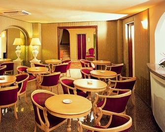Colonna Palace Hotel Mediterraneo - Olbia - Nhà hàng