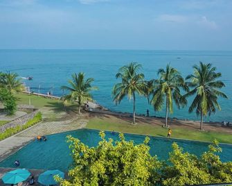 The West Cove Hotel - Anyar