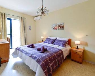Central Marsascala Apt - Marsaskala - Bedroom