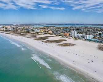 The Bunglow in Clearwater - 30 Day minimum Stay - Clearwater - Beach