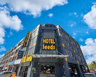 Seeds Hotel Klang Bayu Perdana - Klang - Building