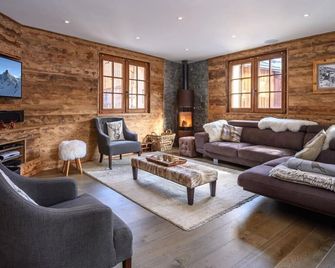 Chalet Le Houx, Delightful chalet in the heart of the Village - Les Allues - Salon