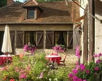 Hostellerie des Monts de Vaux - Barretaine - Patio