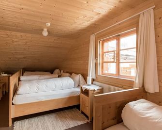 Hotel Restaurant Capricorns - Zillis-Reischen - Bedroom