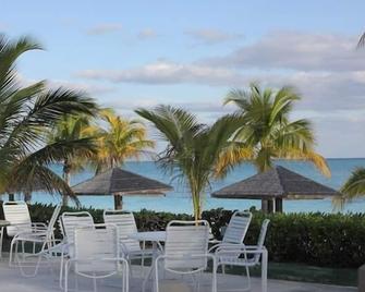 Beachfront And Oceanview Studio - Coral Beach, Near Port Lucaya, Freeport - Freeport - Patio