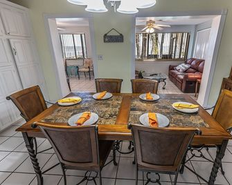 Relax by Lake Eustis in your cozy 2-bedroom retreat.10%discount for 7 day rental - Tavares - Jídelna