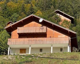 5-bedroom chalet with private sauna and stunning views - Le Biot - Bâtiment