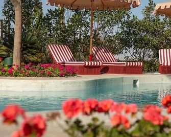 The Red - a GiGi Residence - 시디 압델 라흐만 - 수영장