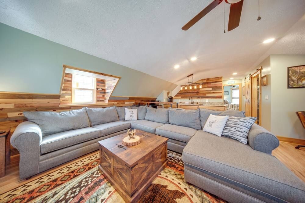 Home With River View And Game Room In Ti