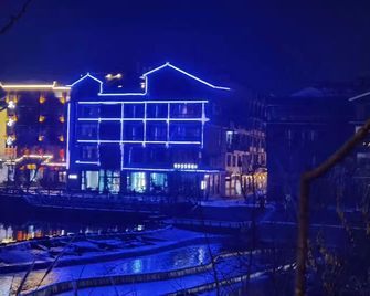 Leading Men Hotel - Zhangjiajie - Building