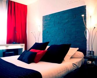 Dm Hotel - Форбак - Спальня