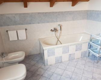 Alla Torretta - Bellagio - Bathroom