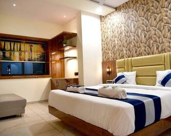 Hotel greenway - Shegaon Bk - Bedroom