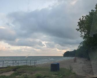 Beautiful lakehouse - Fredonia