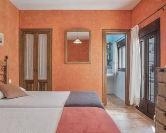 Holiday Home 'De Bárbara' with Balcony and Air Conditioning - Alcalá de los Gazules - Habitación