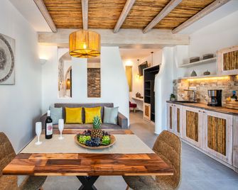 Abasa Suites - Firá