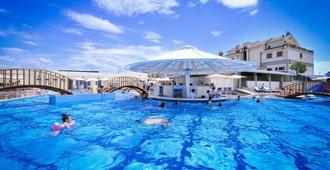 Hotel Aria - Podgorica - Pool