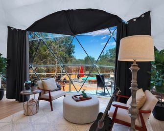 Stardome - Spring Branch - Balcón