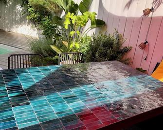 Maison Avec Piscine Proche du Parc Bordelais - Burdeos - Patio
