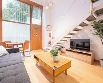 Renovado dúplex en El Pilar by beBalmy - Madrid - Sala