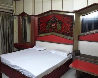 Hotel Shehnaz Inn - Walking Distance for Golden Temple - Amritsar - Habitación