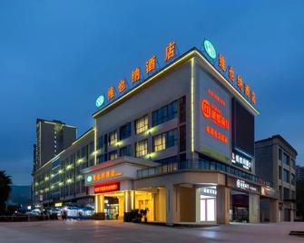 Vienna Hotel Chongqing Shizhu Stadium - Enshi - Building