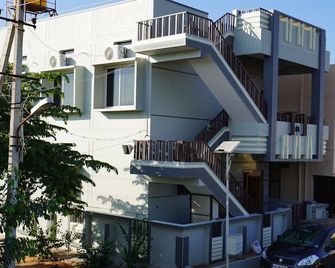 Akash homestay - Hampi - Building