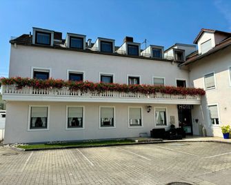 Hotel Fischerwirt - Ismaning - Gebouw