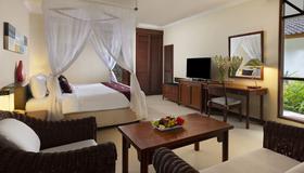 Holiday Resort Lombok - Mataram - Phòng ngủ