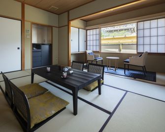 料理旅館 花樂 - 京都 - 餐廳