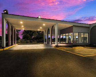 Red Roof Inn & Conference Center Chicago - Aurora Fox Valley - Aurora - Budova