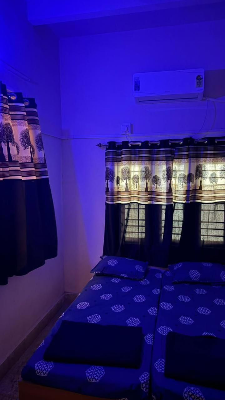 Rudraksh Homestay - Dwārka - Bedroom
