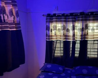 Rudraksh Homestay - Dwārka - Habitación