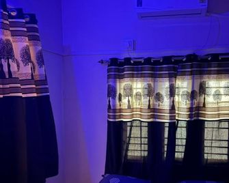Rudraksh Homestay - Dwārka - Bedroom