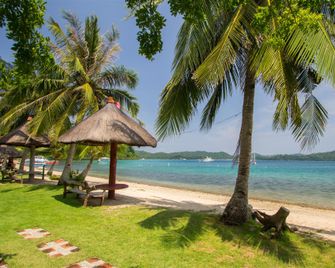 Utopia Resort and Spa - Puerto Galera - Beach